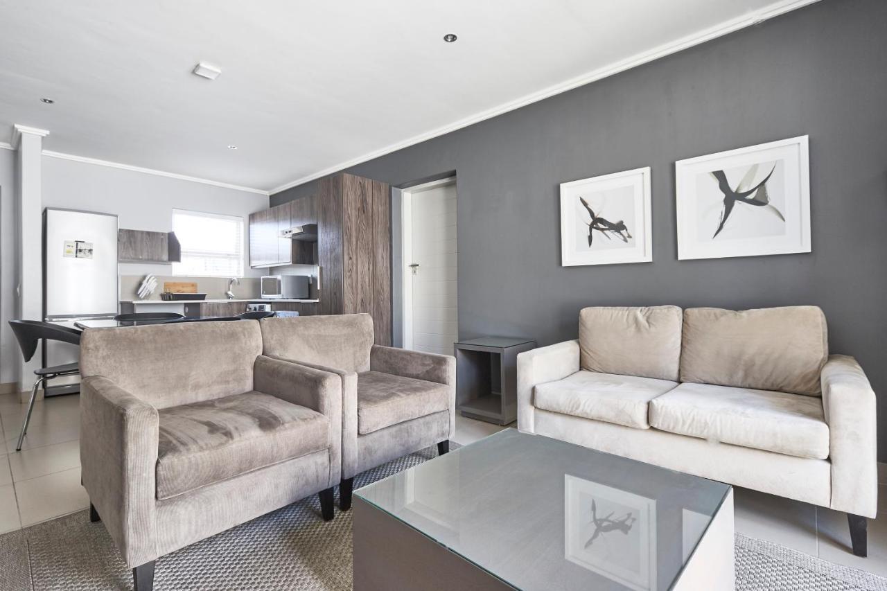 The Residency Hurlingham Johannesburg Esterno foto